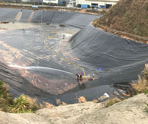 密山废水池清理